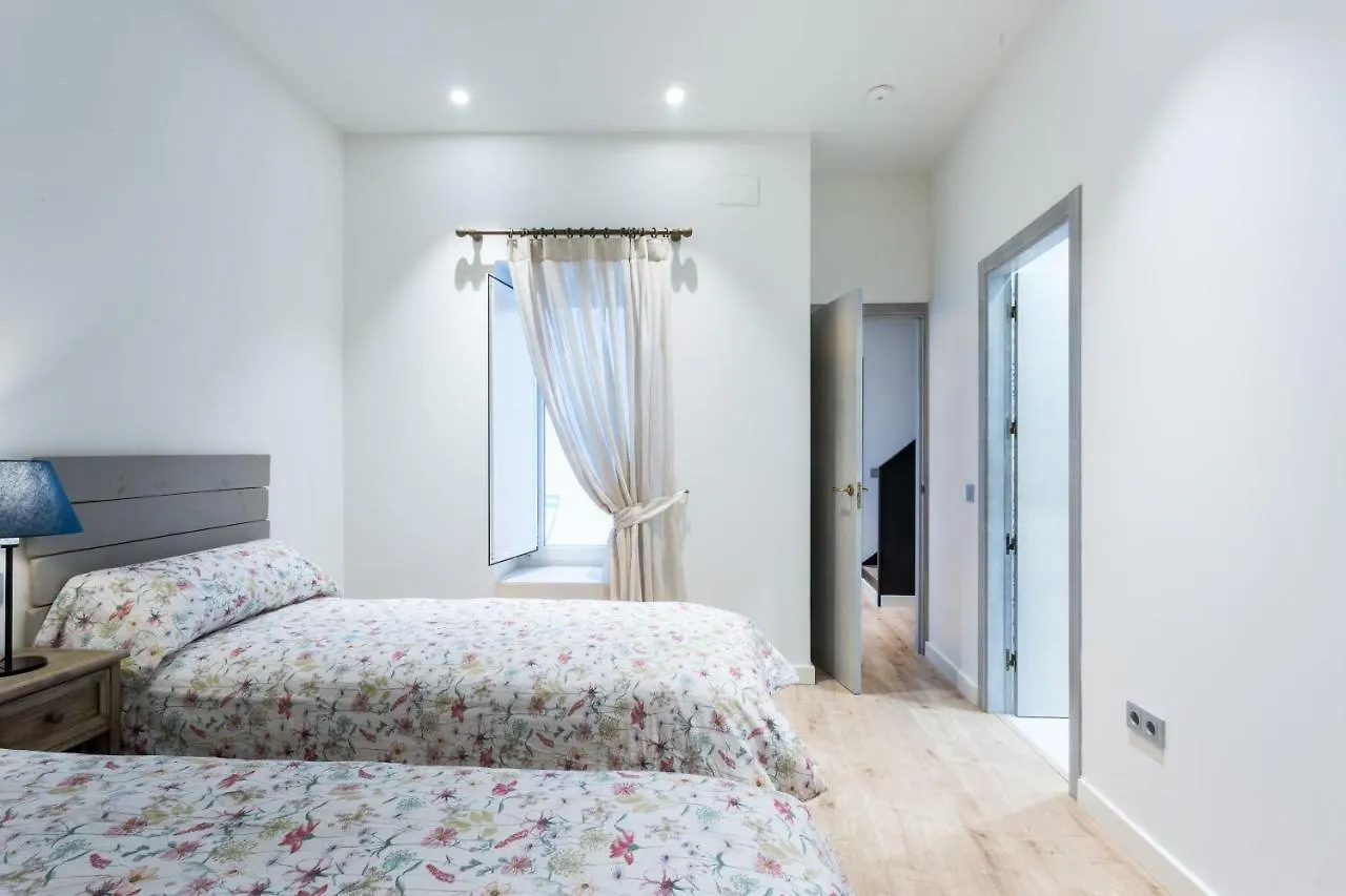 Apartamentos Lanza Seville 0*,  Spain